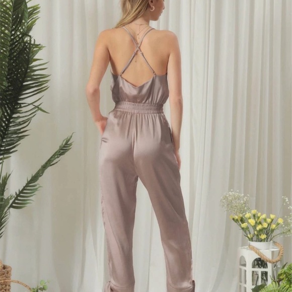 Endless Blu Satin DUSTY ROSE Jumpsuit with Pockets NWT - Picture 3 of 4